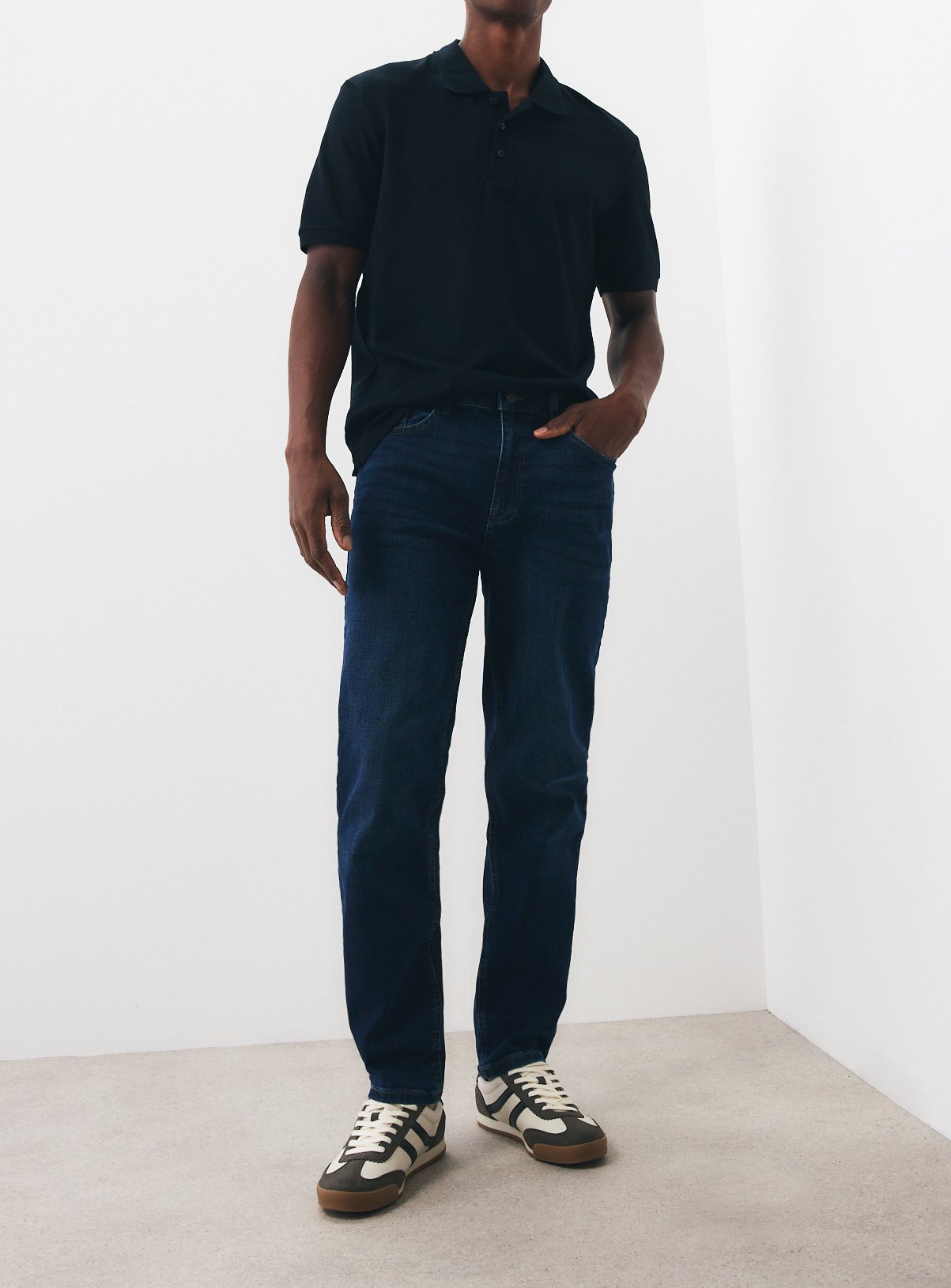 Mid Slim Dark Denim Jeans 42L - Image 2 thumbnail